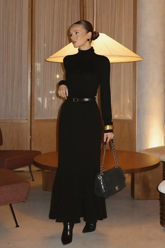 Clothing for Early Autumn, Angelina Jolie, Fashion Pair, Teacher Style, Elite Clothing, Weekend Wear, Curly Girl, Popular Outfits, Mommy Style