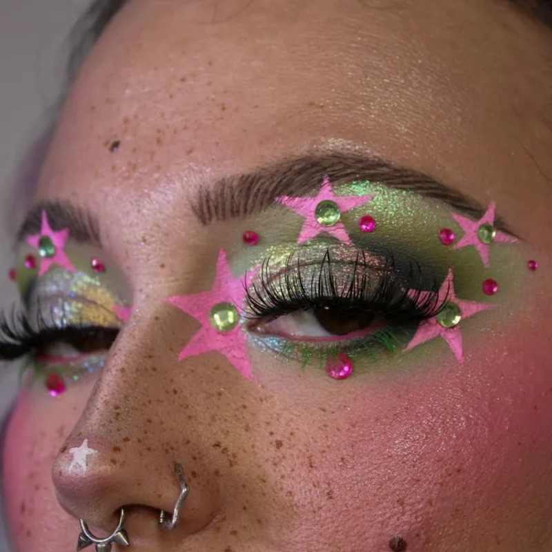 ⭐️ Starry Eyed Bliss ⭐️

Happy Tuesday Yall! @glisten_cosmetics sent over the new bliss palette and I was so excited! I’ve only ever tried their liner but have been wanting to try more for a while because they have some really cool stuff innovative...