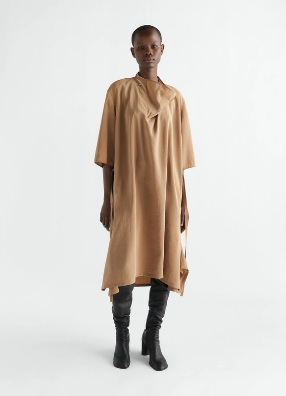 SOFT-COLLAR DRESS IN DRY SILK