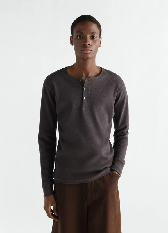 LONG-SLEEVE HENLEY T-SHIRT IN LINEN AND COTTON RIBBED JERSEY
