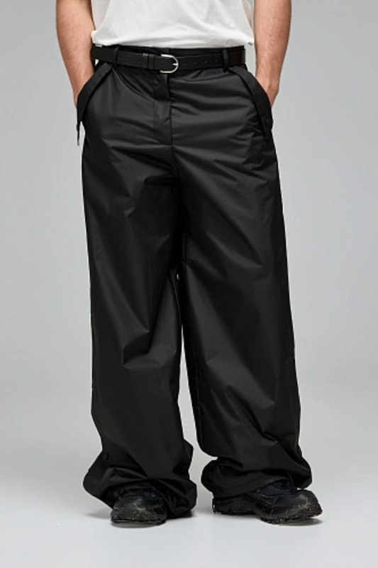 Pants with placket