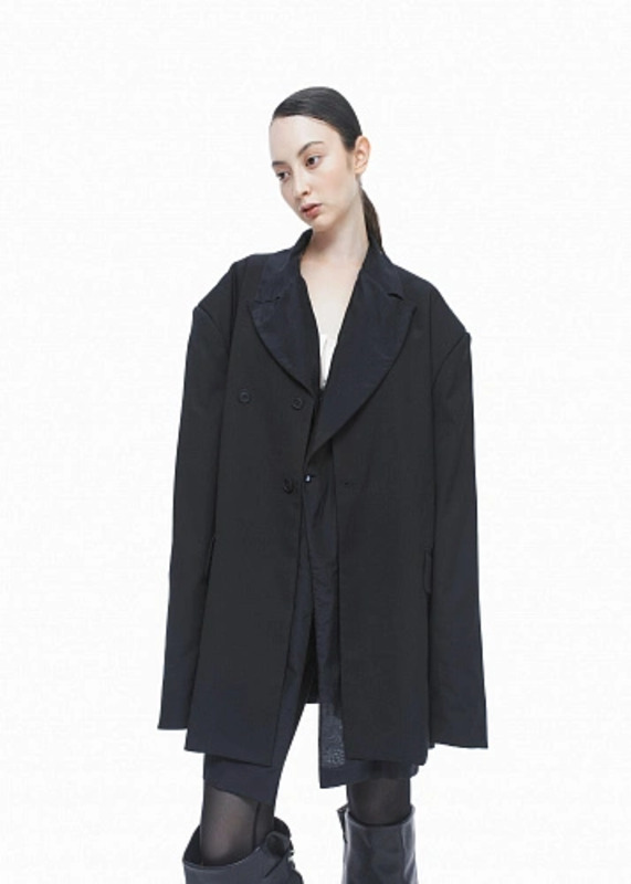BLAZER WITH SILK LINING