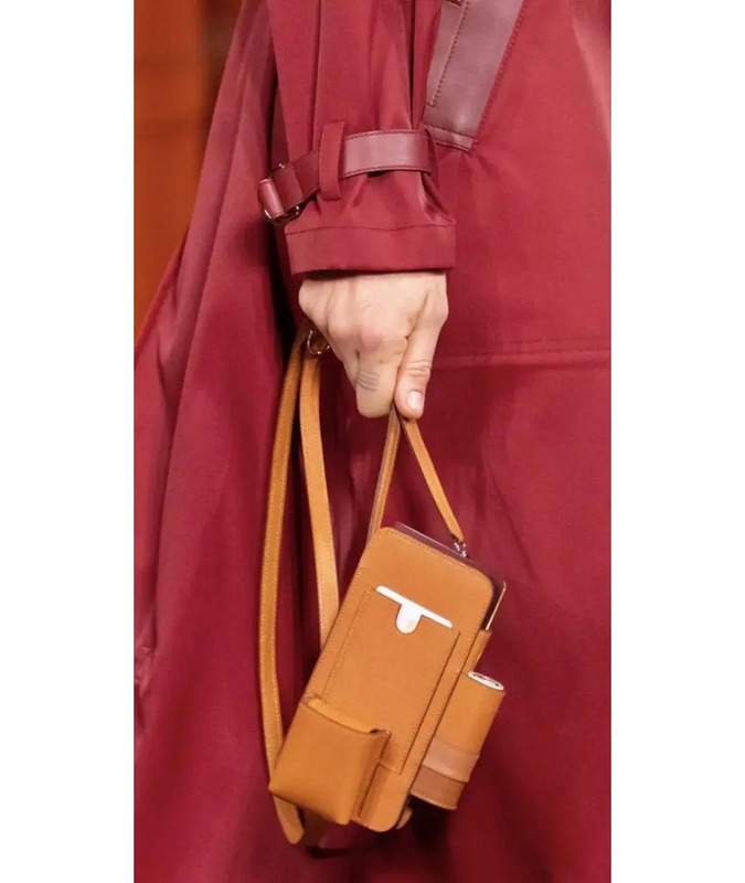 HERMES — Чехлы для смартфонов