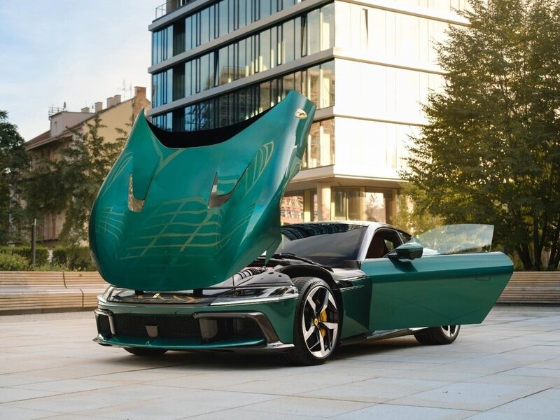 Смотрите, какая машина: Ferrari 12Cilindri 2024-2025 2025 года за 71 500 000 рублей на Авто.ру!