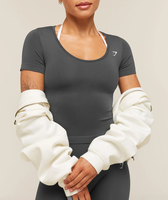 Gymshark Everyday Seamless Tight Fit Crew Neck Tee - Grey