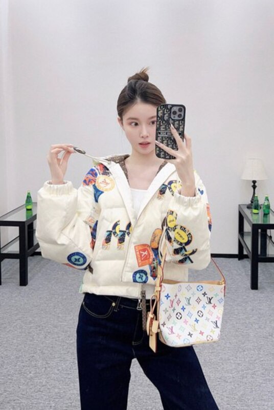 Down jacket Women's Louis Vuitton Embroidery white V-shaped Velvet, size 44 Long Winter Down China buy with delivery on OZON at a low price (2928720553)