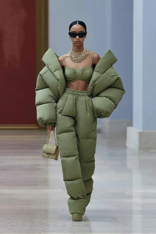 Jacquemus Outfit Autumn Aesthetic Fashion Model Moodboard Campaign