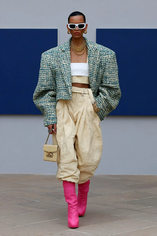 Jacquemus Outfit Autumn Aesthetic Fashion Model Moodboard Campaign