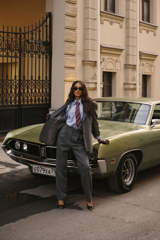 Photo session with a retro car