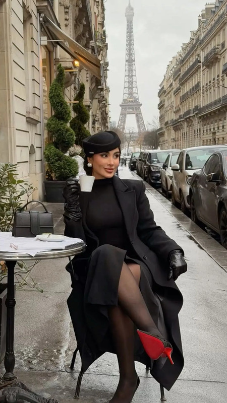 Parisian Winter Style - All Black Outfit in Paris Café with Eiffel Tower