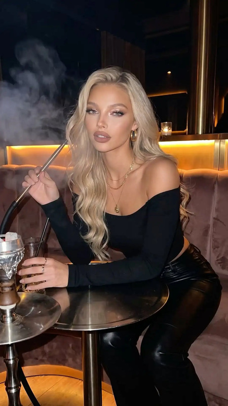 🖤 Luxury Night Out — Elegant Lounge Girl Vibes