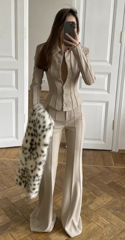 Elegant Fitted blazer outfit with flared pants in beige color minimal outfit aesthetic