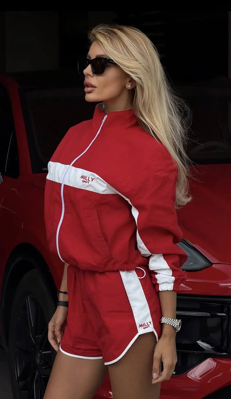Sporty chic outfit