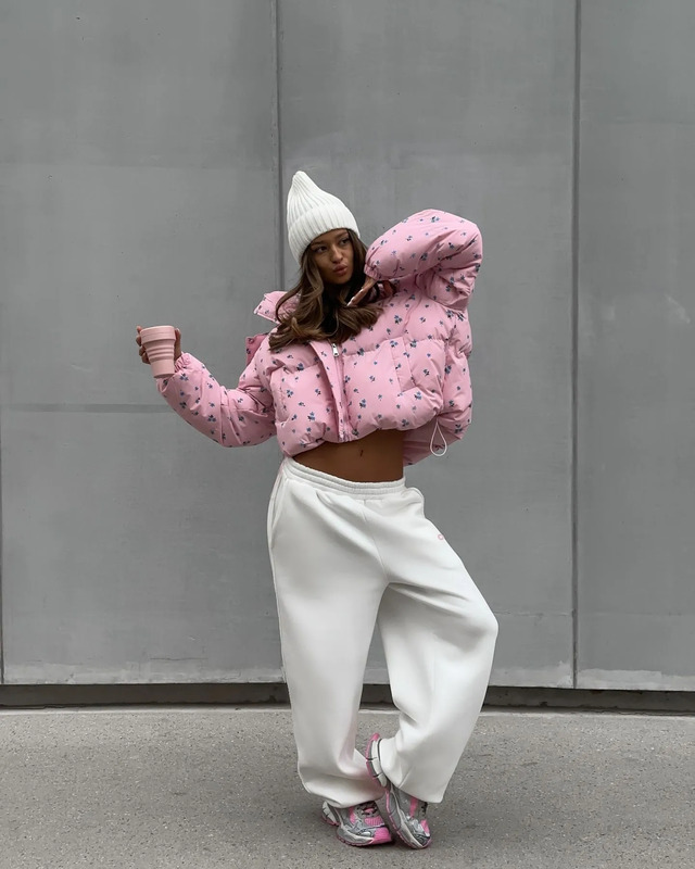 BLOSSOM в оттенке floral pink— новый бестселлер MNM! Трендовый дутый «цветочный» пуховик в наличии, успей заказать🫶🏻

Вся коллекция пуховиков на сайте🩷