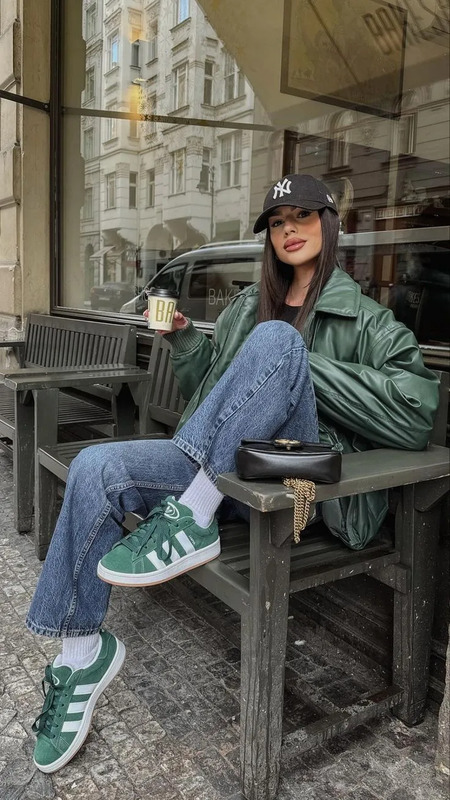 Jaqueta de couro verde: estilo urbano para o outono!