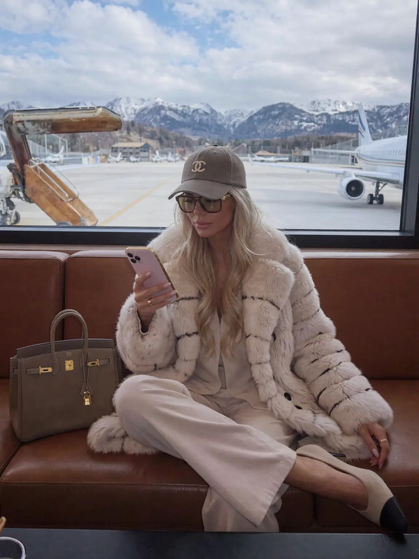 influencer aesthetic - PROMPT