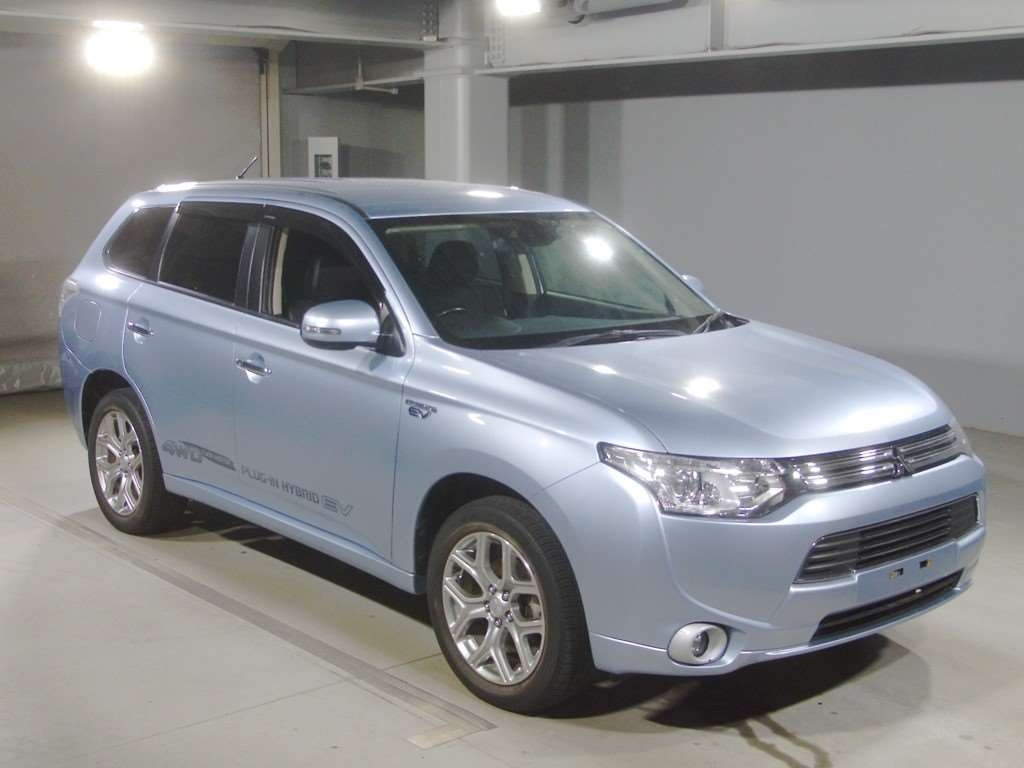 Mitsubishi Outlander PHEV G 4WD 2014 | Выполненные заказы