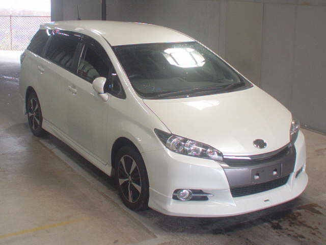 Toyota wish 2012 год