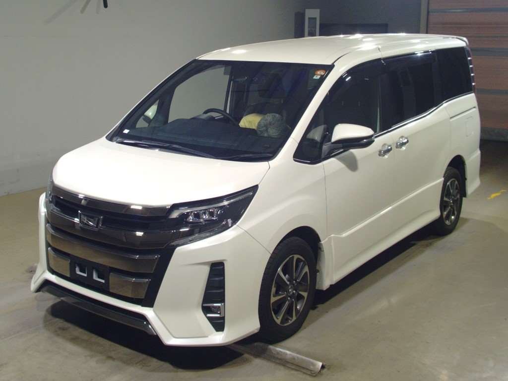 Toyota Esquire Hybrid 2018