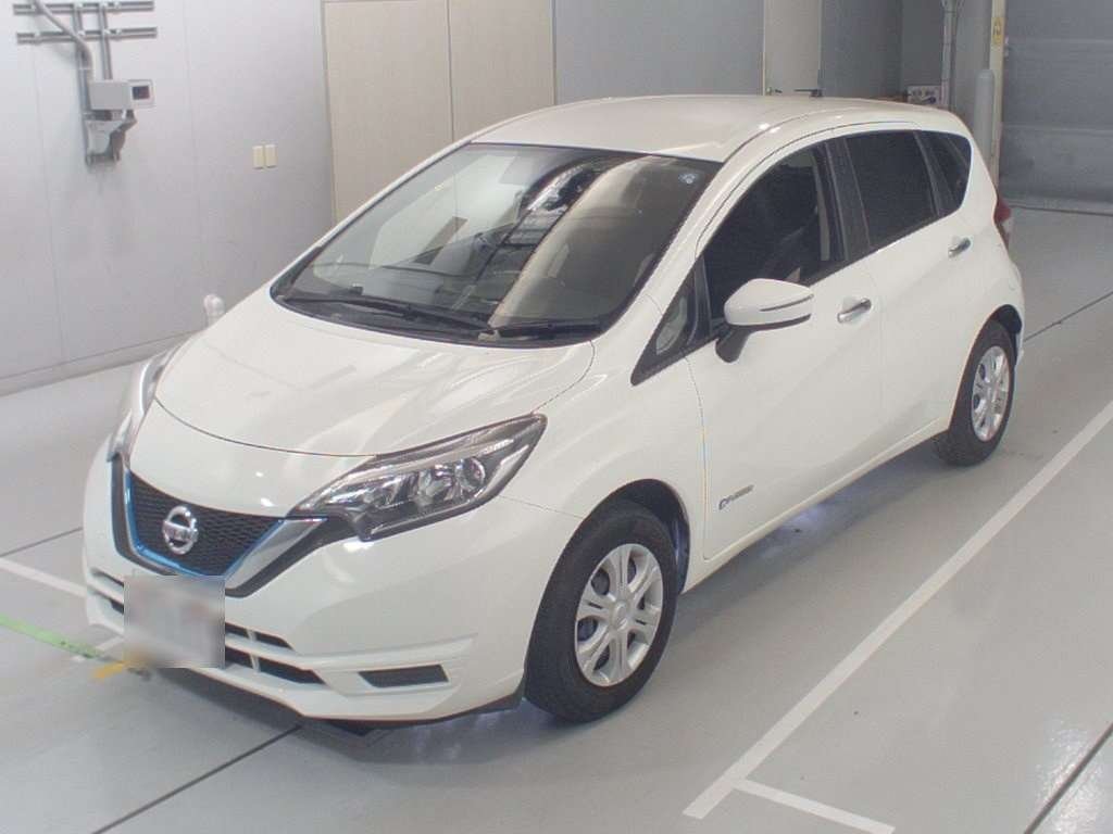 Nissan note 2018. Nissan Note 2019. Ниссан ноут 2014 год белый. Ниссан ноут 2019 белая.