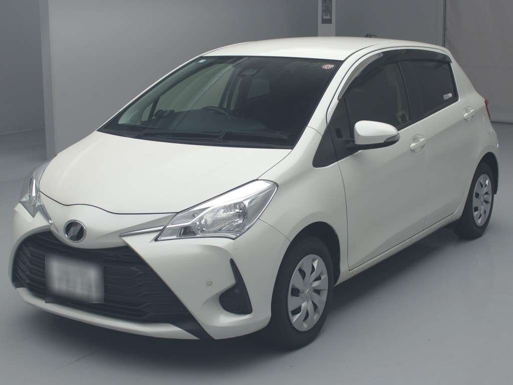 Toyota Vitz 2015