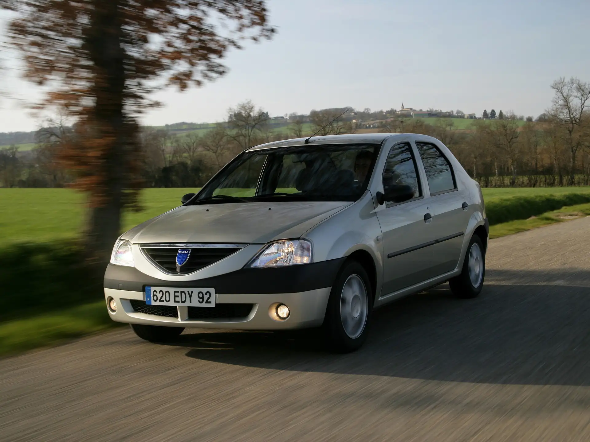 Сможешь ли ты ответить на вопросы о Renault Logan первого поколения?