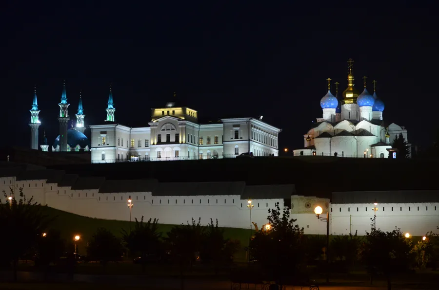 Благовещенский собор и мечеть Кул Шариф ночью © Mikhail-tiunov [BY-SA]