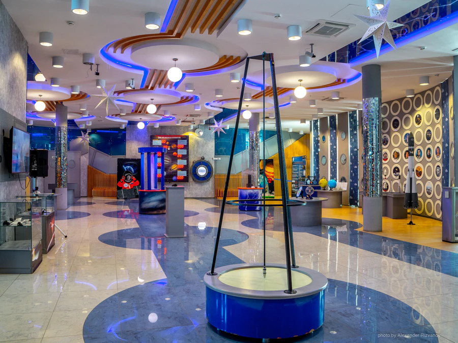 Внутри планетария