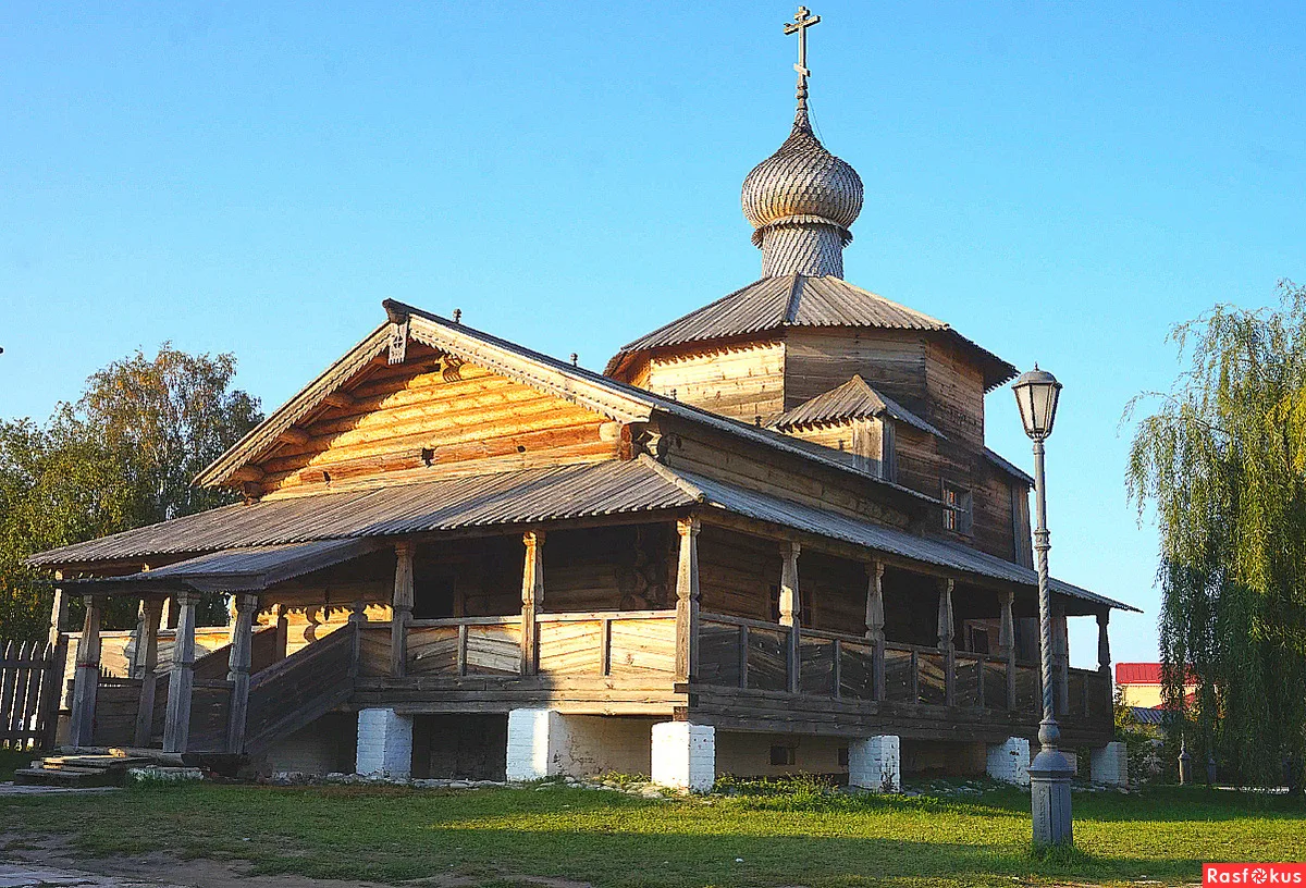Деревянная Троицкая церковь