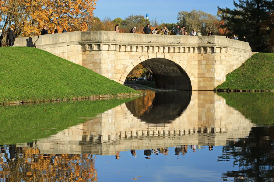 Карпин мост в Дворцовом парке.  © Kora27 [BY-SA]