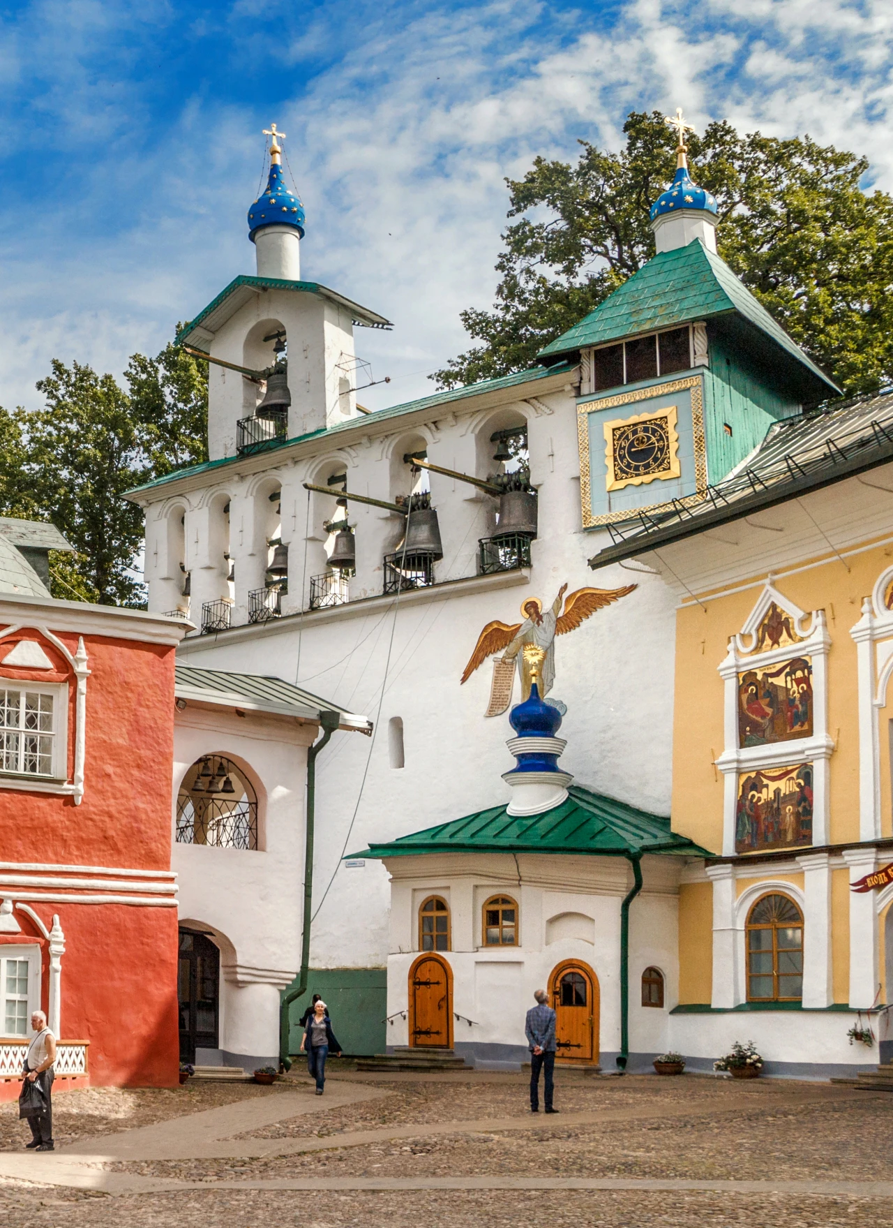 Шестипролётная звонница