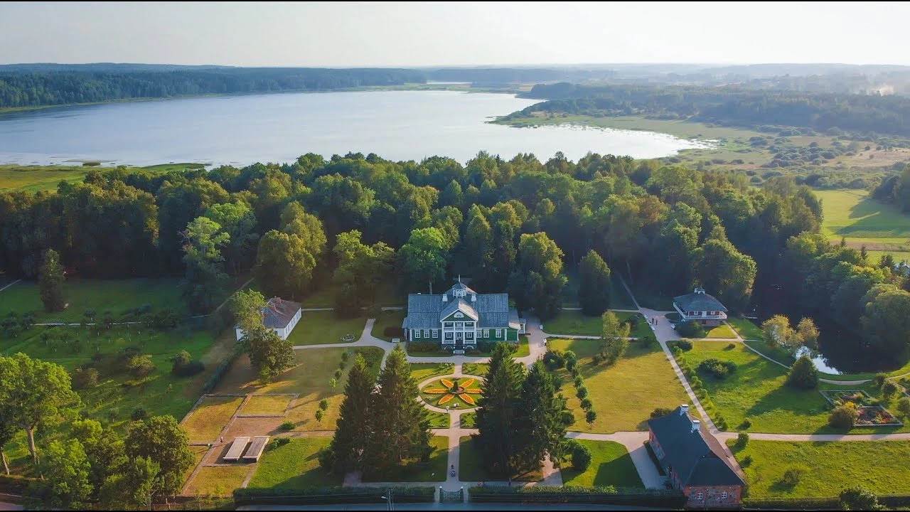 Пушкинские Горы: где оживает эпоха великого поэта