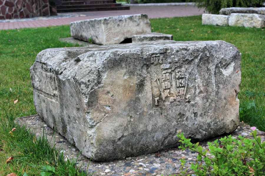 Свято-Никольский Переславский женский монастырь. Надгробие - panoramio - © Alexxx1979 [BY-SA]