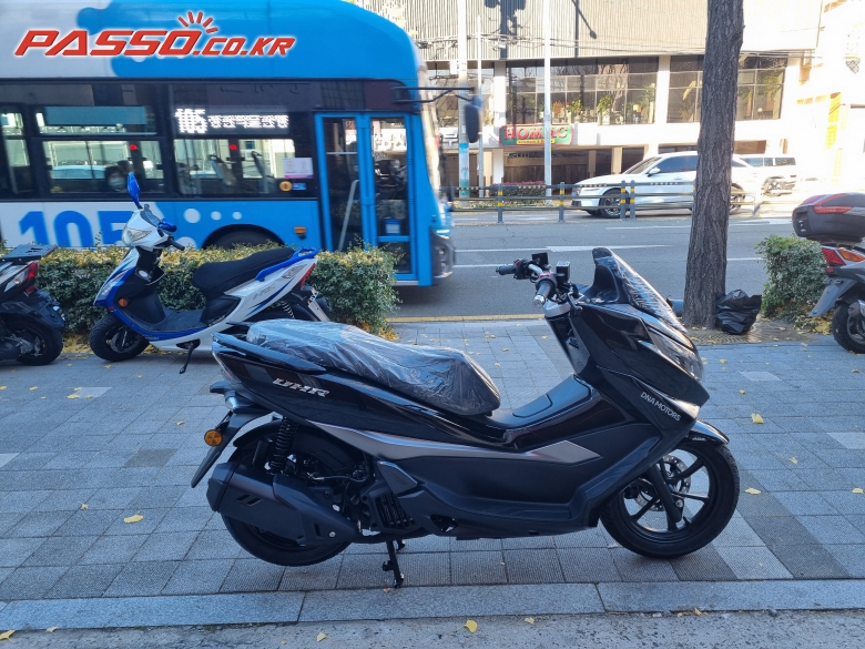 DNA Motors/Daelim UHR 125