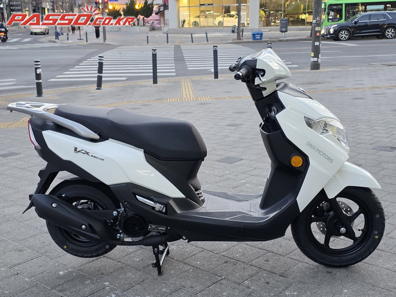 DNA Motors/Daelim VX 125