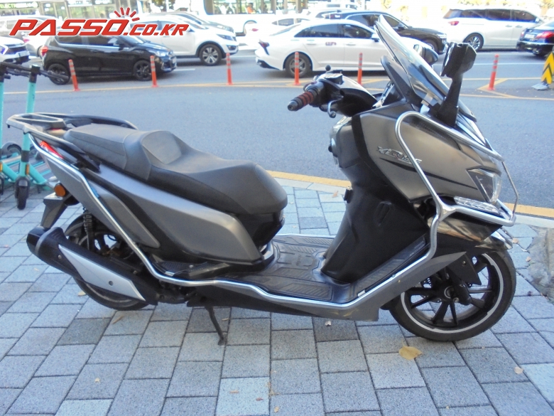DNA Motors/Daelim XQ 125