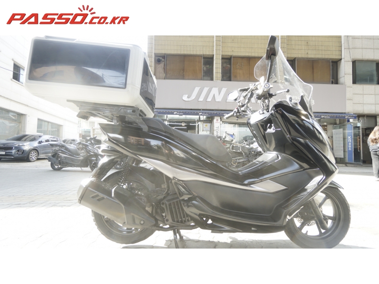 DNA Motors/Daelim UHR 125
