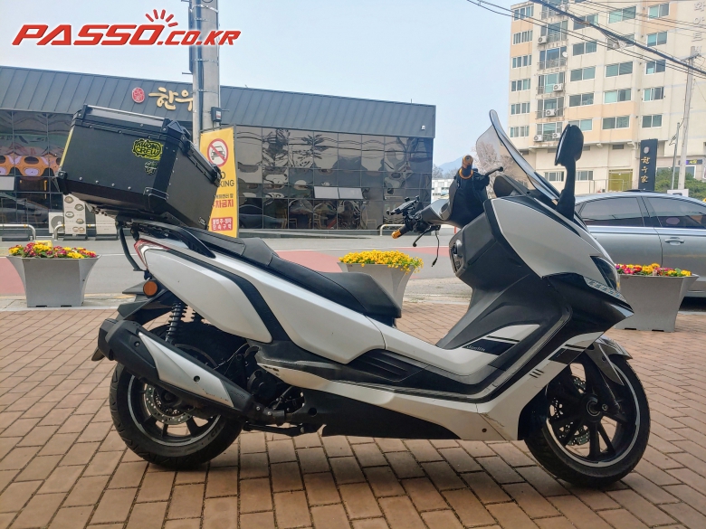 DNA Motors/Daelim XQ 250