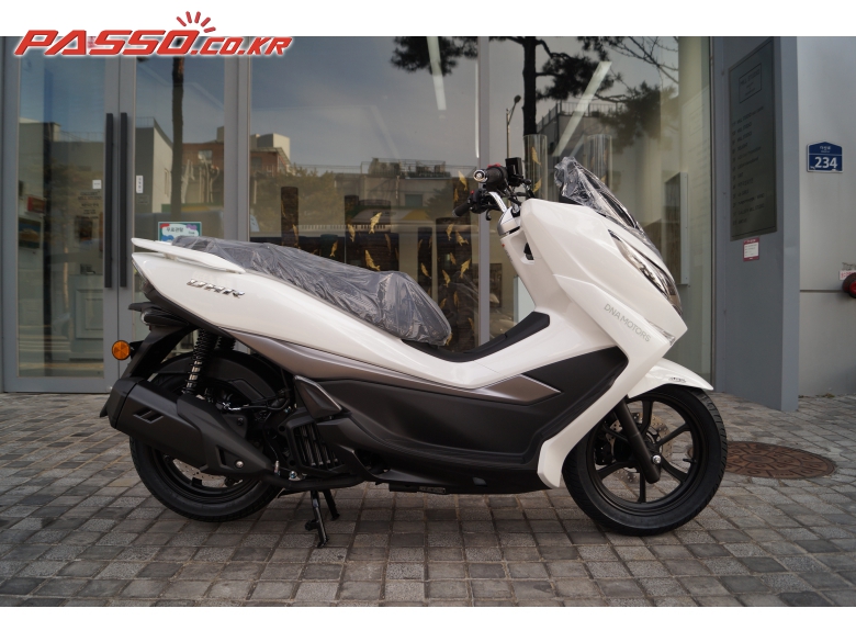 DNA Motors/Daelim UHR 125