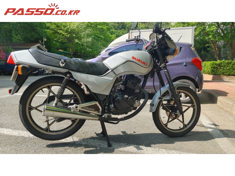 S&T/Hyosung GS 125