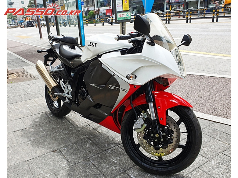 S&T/Hyosung 코멧 250 R