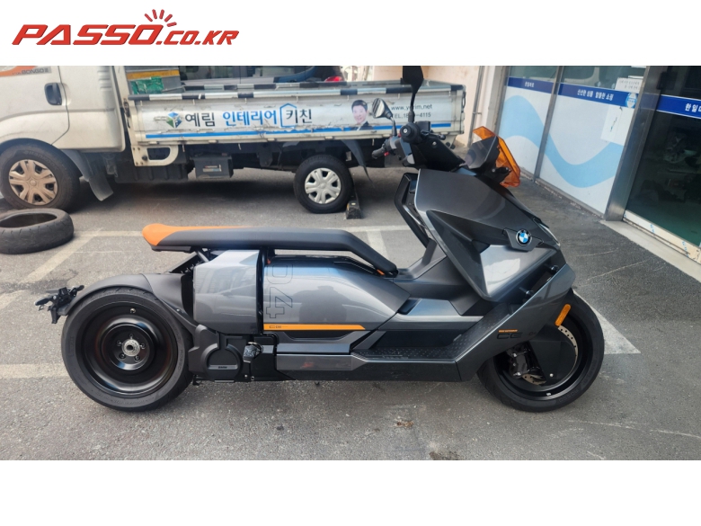 BMW CE 04