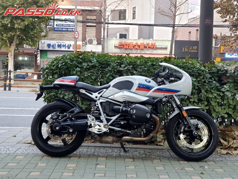 BMW R 나인 T 레이서