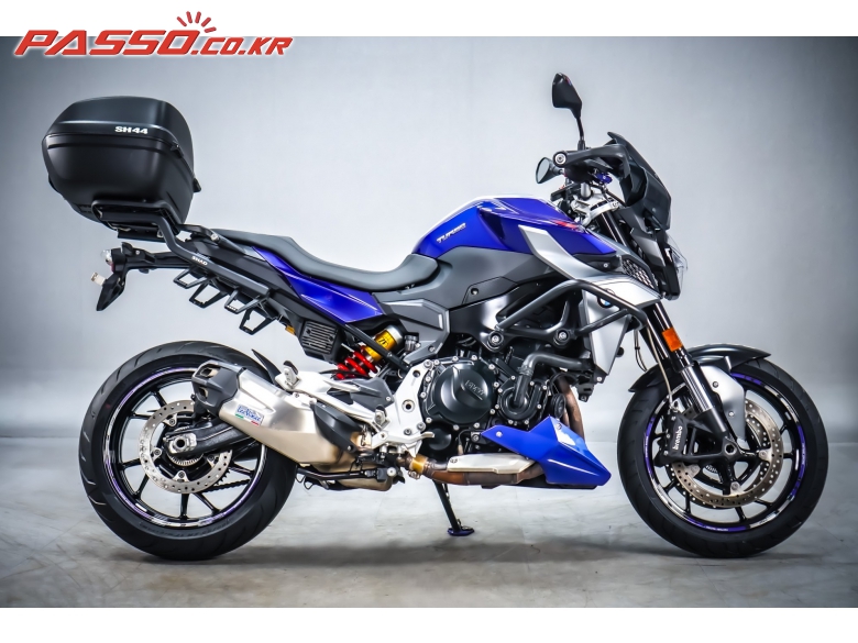 BMW F 900 R