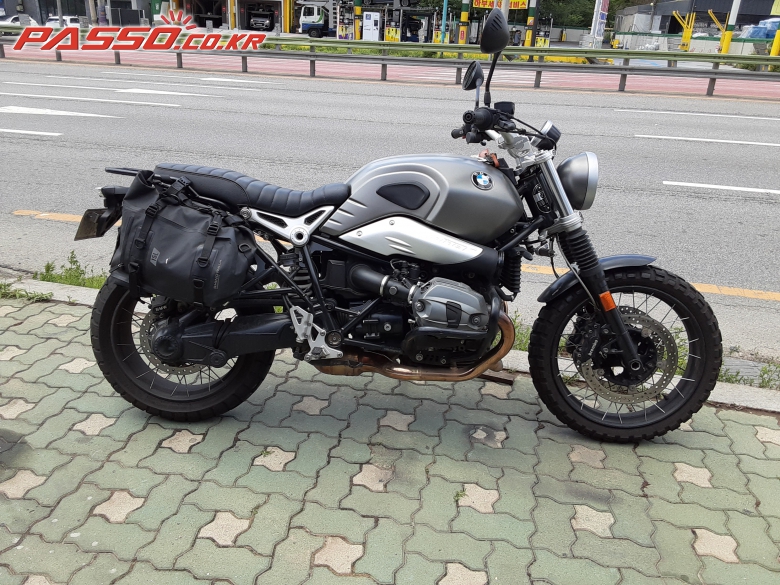 BMW R 나인 T 스크램블러