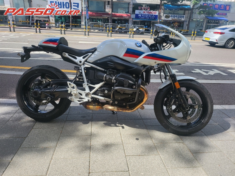 BMW R 나인 T 레이서