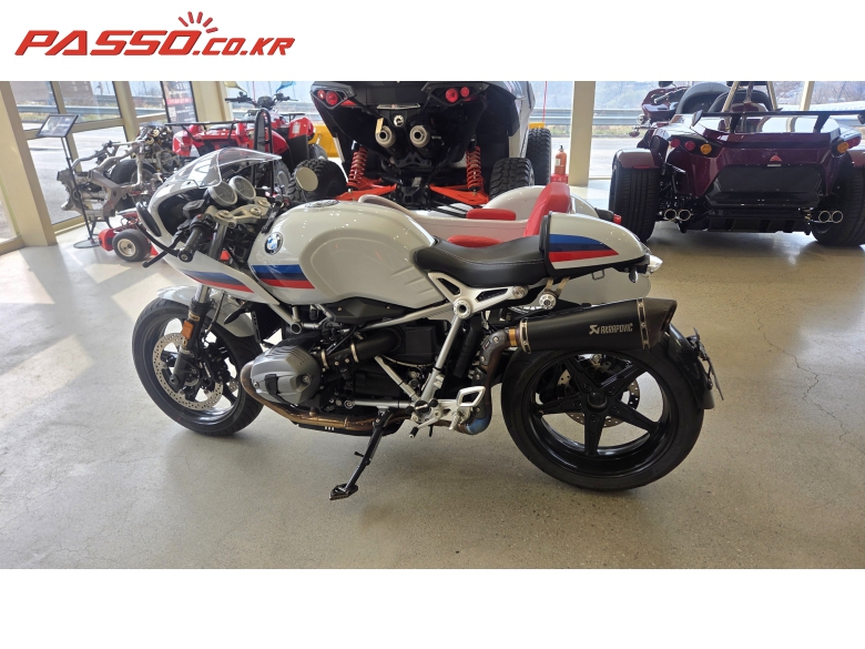 BMW R 나인 T 레이서