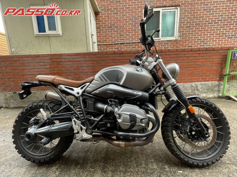 BMW R 나인 T 스크램블러