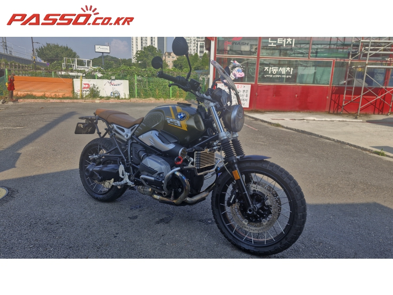 BMW R 나인 T 스크램블러
