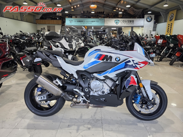 BMW M 1000 XR